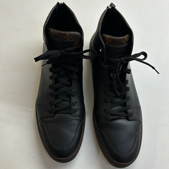 Louis Vuitton - Picture 3 of 12